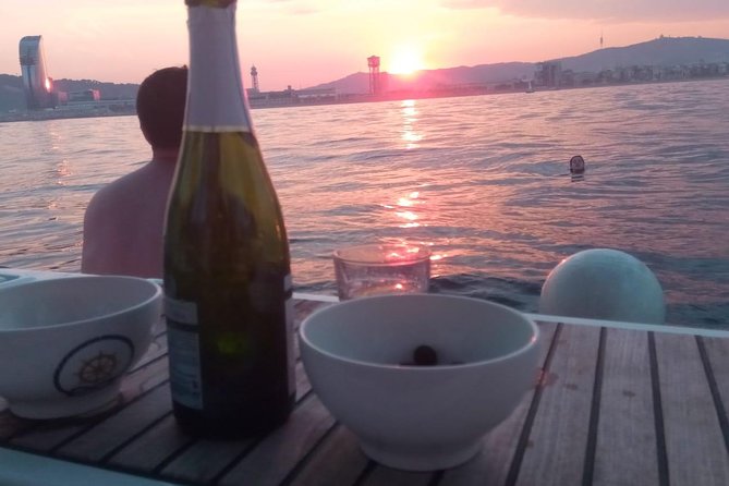 1h Refreshing Sailing Tour in Barcelona with Open Bar & Snacks - Price and value: what you’re paying for at $34.48