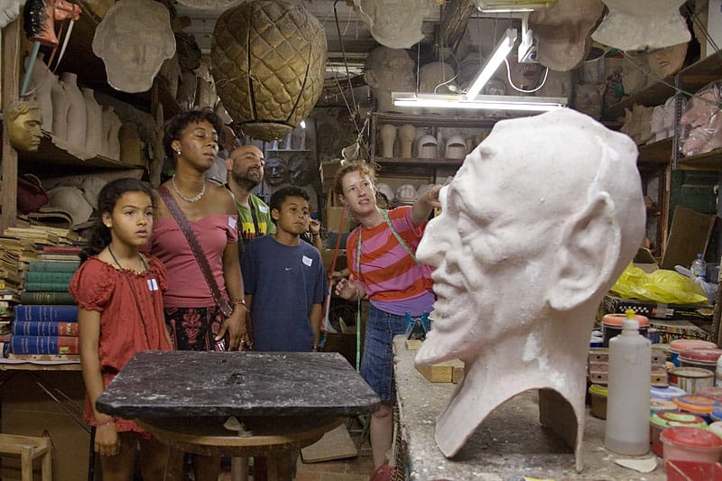 2.5-Hour Kids & Family Walking Tour in English - The flow of the tour: what happens during those 2.5 hours
