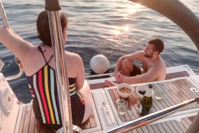 2-Hour Sailing Tour in Barcelona with Open Bar & Snacks - Boat Comfort Details You’ll Actually Notice