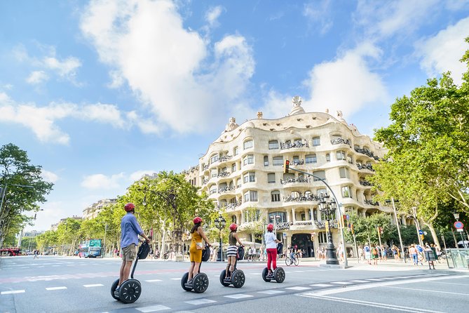 2,5h Barcelona Gaudí Segway Tour - Meeting in Sants-Montjuïc: starting near Avinguda del Paral·lel