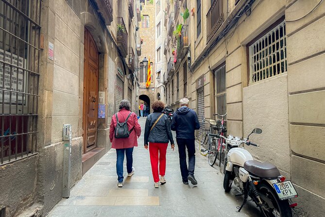 3-Hour Private Guided Walking Tour of Barcelona - Born’s Santa Maria del Mar and Mercado de Santa Caterina: Art and Daily Life Side by Side