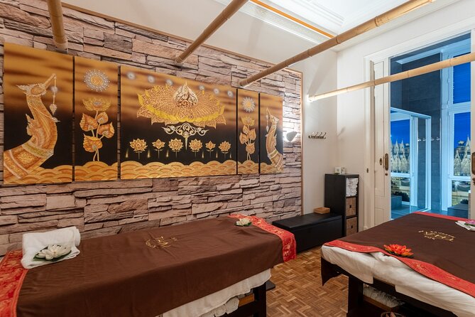 30 min Couple Massage and 30 min Floral Bath at THAI SPA MASSAGE - How the 30-minute couple massage actually works