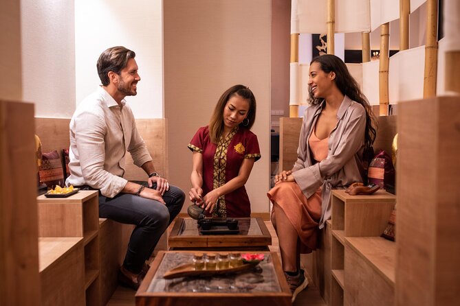 60 min Couple's Massage to Choose and 30 min Floral Bath THAI MASSAGE ALURA - The aroma and oil choice: small detail, big impact