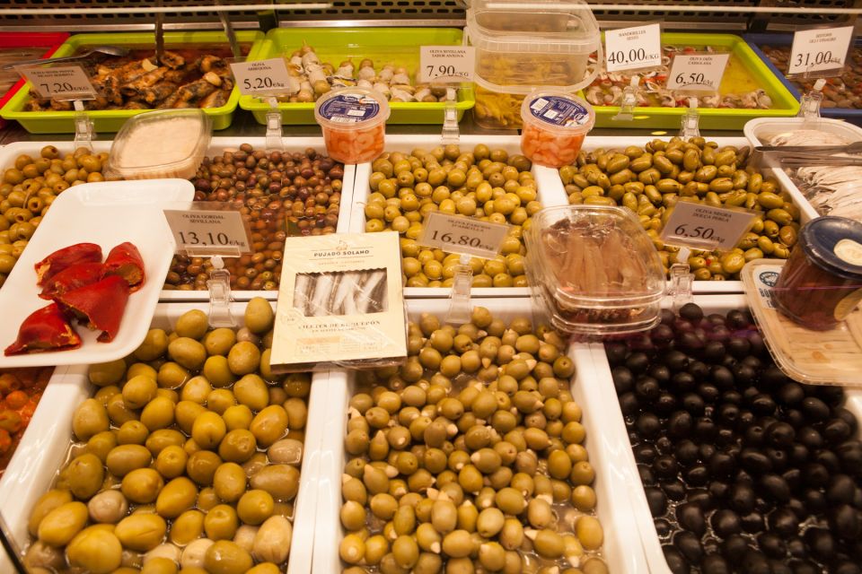 Alternative Barcelona - Raval Quarter Private Walking Tour - Mercat de Sant Antoni: a restored market with a local heartbeat
