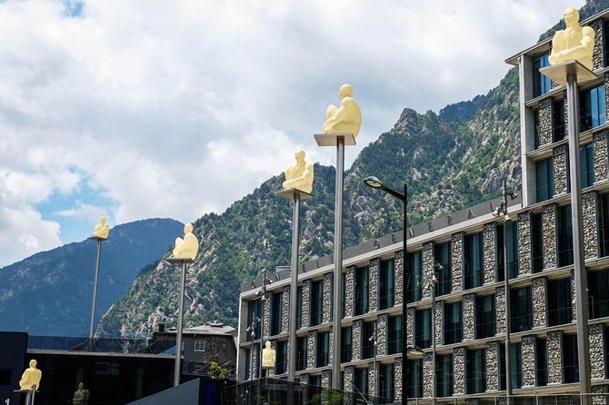 Andorra Private Tour: Sightseeing, Shopping & Traditional Lunch - Stop 3: Marisqueria Don Denis for a 3-course Andorran lunch