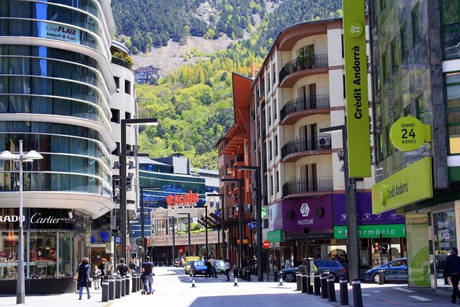 Andorra Private Tour: Sightseeing, Shopping & Traditional Lunch - Price and value: what you’re paying for at $816.12 per person