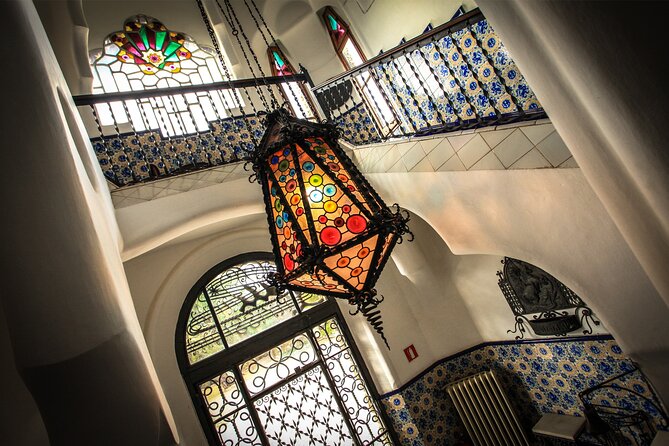 Antoni Gaudí's Torre Bellesguard: A treasure to discover - Hall of the Bricks: the interior detail that earns your attention