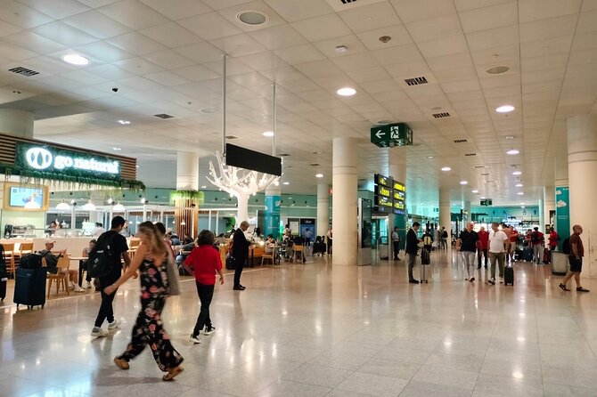 Arrival Barcelona Airport Private Transfer - If you’re booking for departure: hotel or apartment pickup toward the port