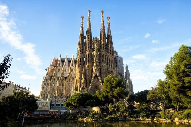 Arrival Transfer from Barcelona Airport BCN to Barcelona in Private Car/Van - Who This Transfer Fits Best (and Who Might Not Need It)