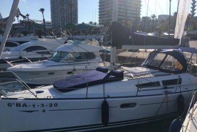 Barcelona 1-hour Boat Trip with Cava and Snacks - The return to Port Olímpic: short, efficient, and easy to plan around