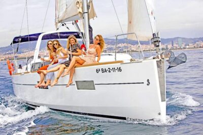 Barcelona 1 hour Scenic Sailboat Tour with Snacks and Drinks - Meeting at Moll de la Marina: Getting There Without Stress