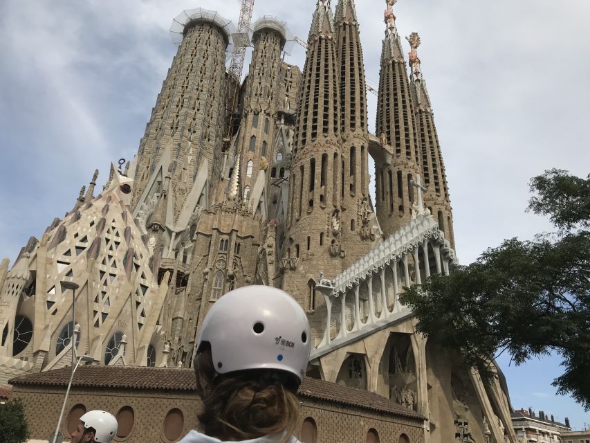 Barcelona: 2.5-Hour Gaudí Segway Tour - Passeig de Gràcia facades: Casa Milà and Casa Batlló up close