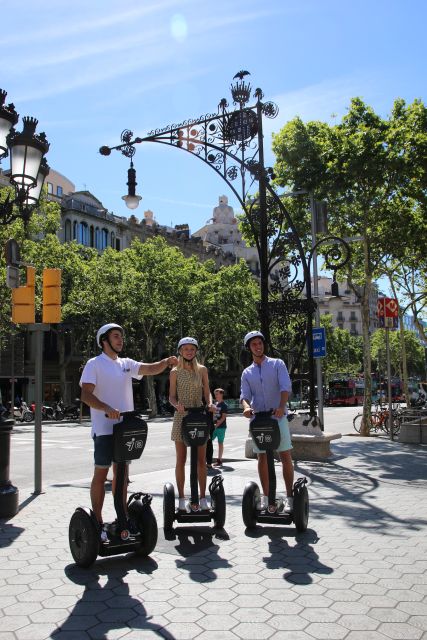 Barcelona: 2.5-Hour Gaudí Segway Tour - Where you meet and how the first 15 minutes set the tone