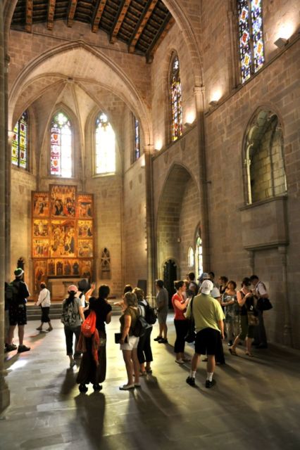 Barcelona 2-Hour Gothic Walking Tour - Plaça Sant Felip Neri: a quiet square that hits emotionally