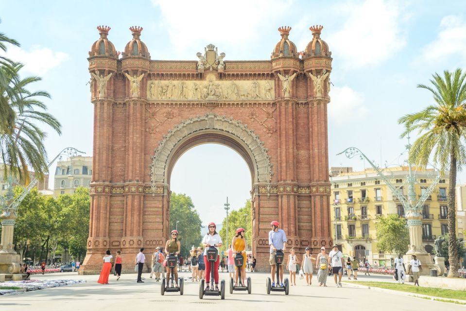 Barcelona: 2,5h Gaudí Segway Tour - Sagrada Família: The Most Famous Pause on the Route
