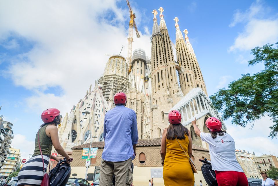 Barcelona: 2,5h Gaudí Segway Tour - The First Zone: Mirador Colom, El Cap de Barcelona, and Ciutadella Views