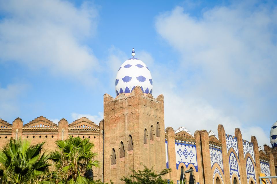 Barcelona: 2,5h Gaudí Segway Tour - Casa Batlló: Fantasy Details You Can Actually See