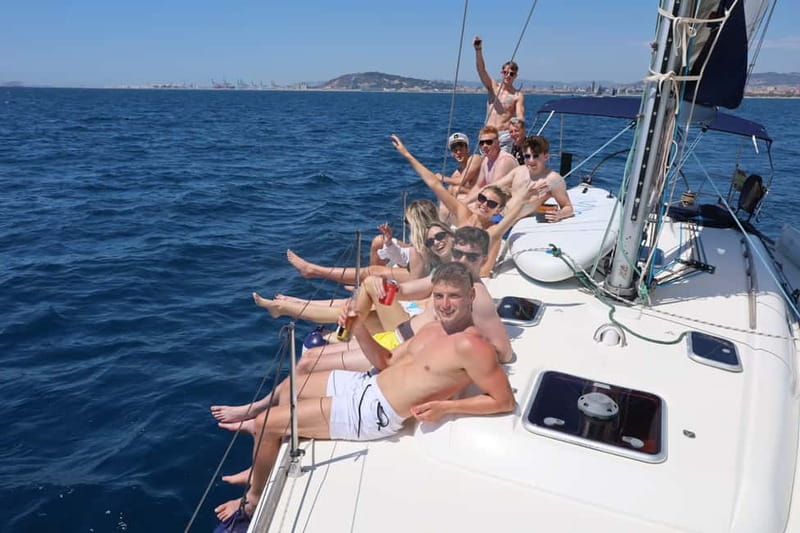 Barcelona 2h private sailing tour with local Skipper - Your boat: sailing the Dufour 44 Performance with a real teacher