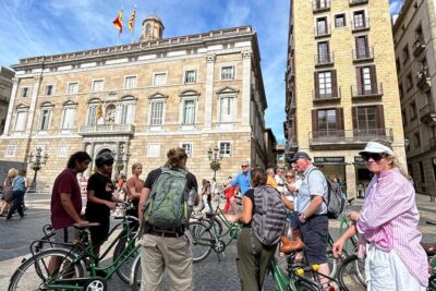 Barcelona 3-hour Bike or E-Bike Tour: Gaudí By Bike - Getting rolling: rental bikes, helmets, and a group that actually moves