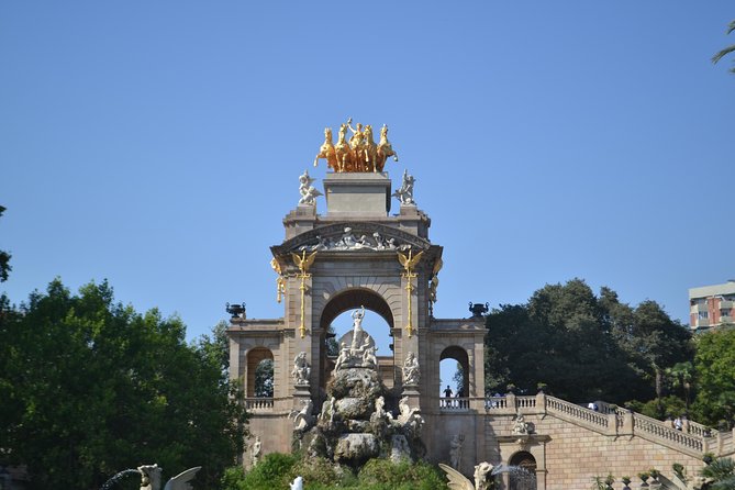 Barcelona 3-hour Bike or E-Bike Tour: Highlights and Hidden Gems - Sagrada Família stop: seeing Gaudí’s world without committing all day