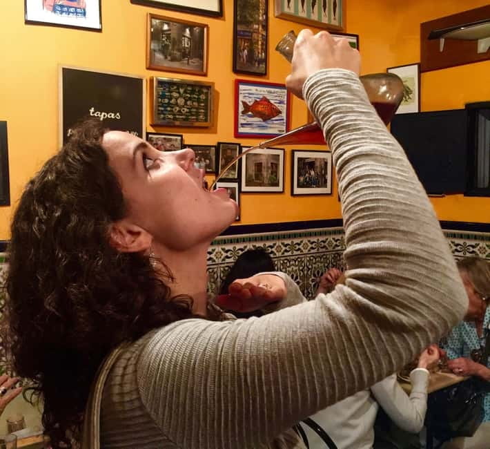 Barcelona: 3-Hour Sips, Sites & Bites Food & History Tour - Service Quality: What the Guide Adds (Especially in Small Groups)
