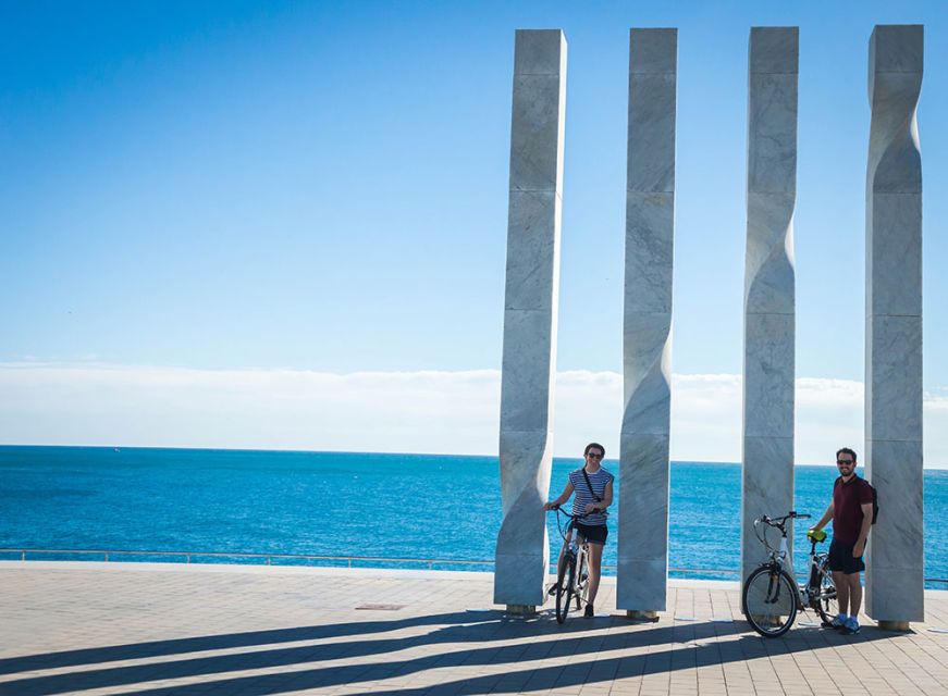 Barcelona: 4-Hour E-Bike Photography Tour - Barceloneta district and the beaches: ending with sea air