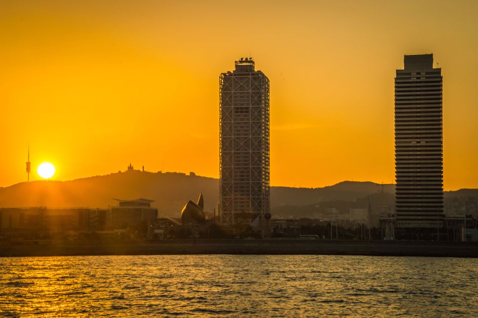 Barcelona: 4-Hour E-Bike Photography Tour - Meeting at Cervantes 5 in the Gothic Quarter: how to start without stress