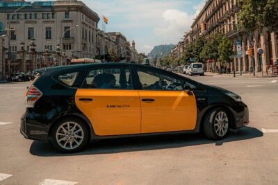 Barcelona Airport Transfer (Private): Arrival or Departure - Cars, Luggage Space, and Bottled Water for Long Days