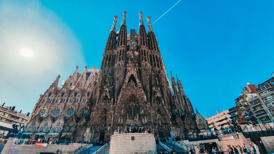 Barcelona Architecture Walking Tour With Casa Batlló Upgrade - Who this tour is best for (and who might want something else)