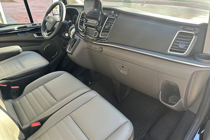 Barcelona Arrival Private Transfer Cruise Port to City Center - The vehicle situation: A/C, Wi‑Fi, and the luggage limits