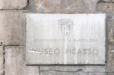 Barcelona Art and Tapas Small Group Walking Tour with Picasso Museum - MUHBA Temple d’August: Roman Barcelona in a Courtyard