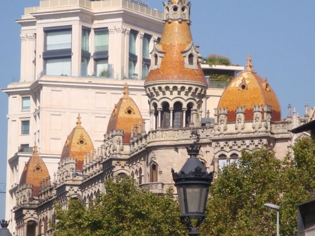 Barcelona: Art Nouveau & Gaudí Tour - From 1714 onward: why Eixample became a power statement