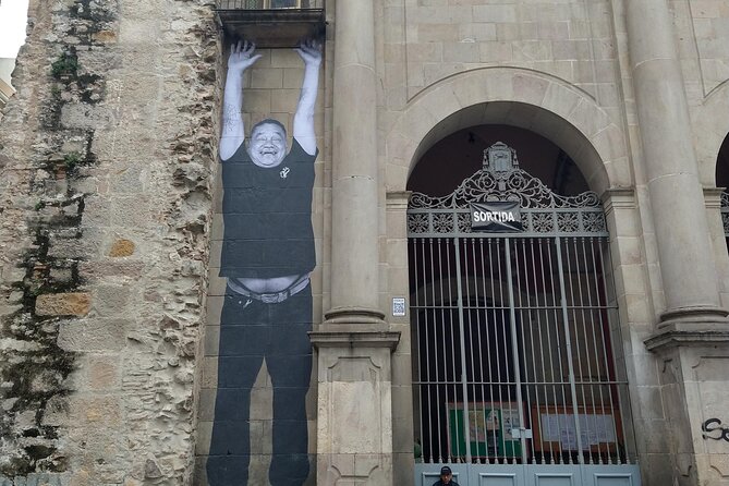 Barcelona Art & Wine: Galleries, Studios & Street Art - The wine finale: Artquemy Gallery + Lab and a secret-bar feel