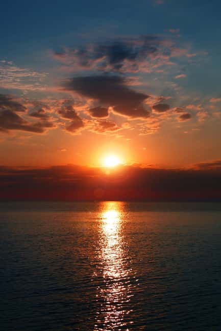 Barcelona Badalona : Sailboat Tour, Snacks, Drinks, Swimming - Swimming in the Mediterranean: great when conditions cooperate