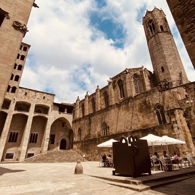 Barcelona: Barri Gotic Small Group Walking Tour - Key highlights at a glance