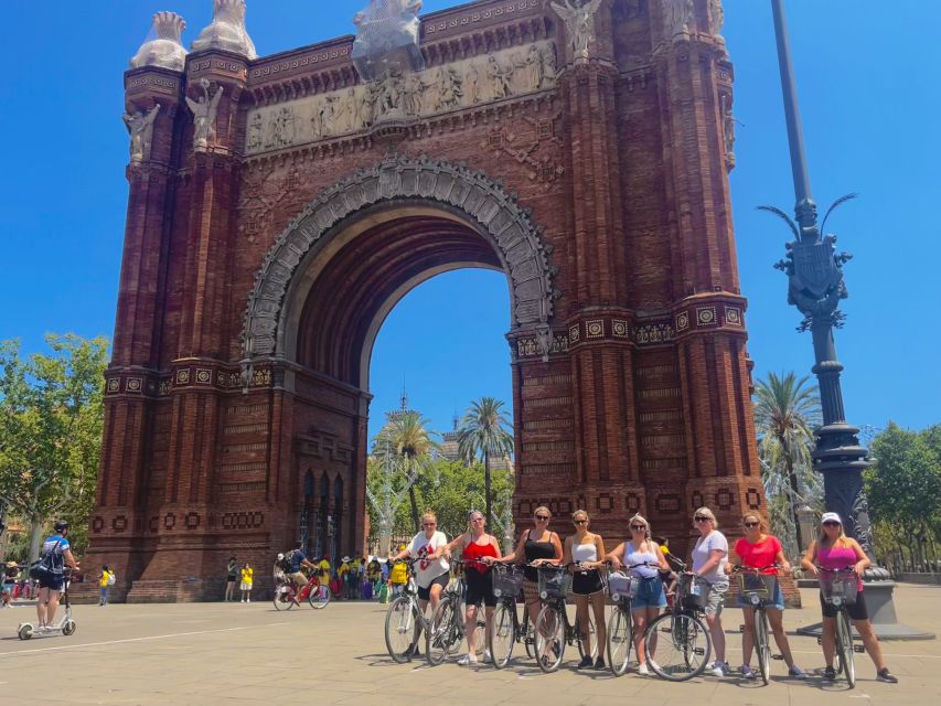Barcelona: beach E-bike or E-Scooter Tour - Arc de Triomf and Parc de la Ciutadella in one hour