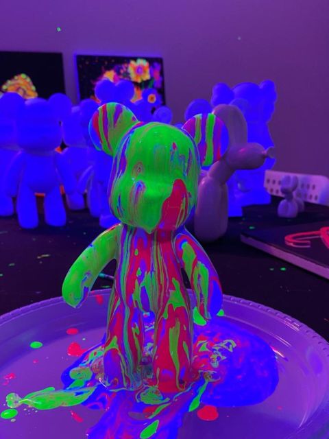 Barcelona: Bear-brick Fluorescent Painting | Wine and Art - Value check: is $47 worth it?