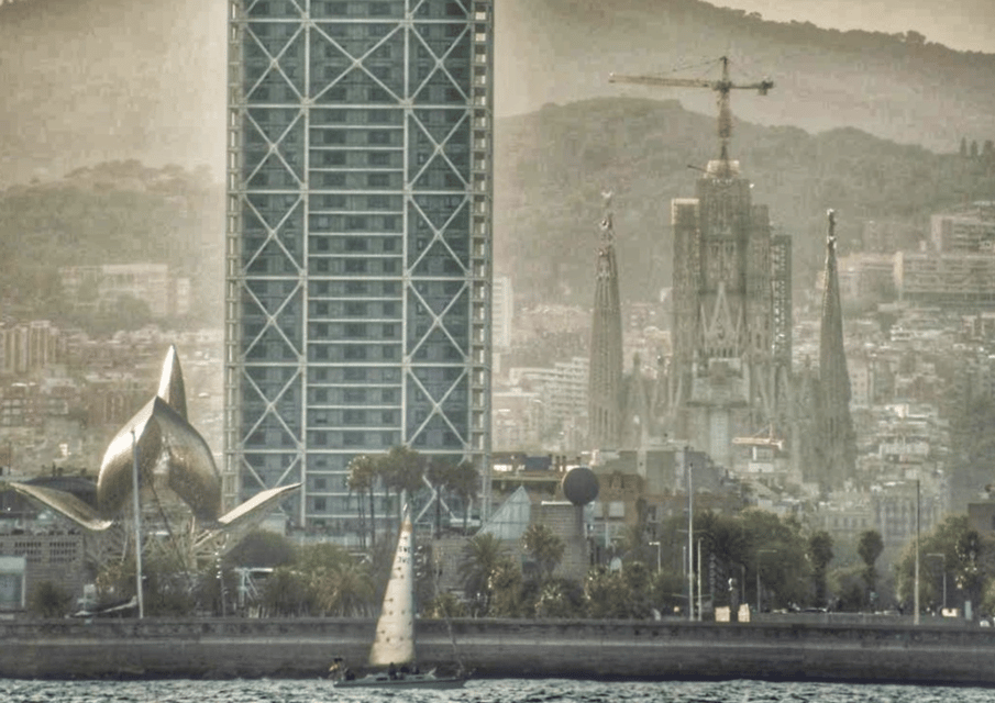 Barcelona: Best of Sagrada Familia Private Tour - Optional extras: rooftop views or a 2-hour sailing break