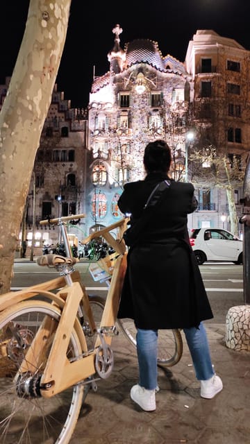 Barcelona Bicycle Tours: Evening City Tour - Plaza Espanya to Gran Via: seeing the city’s bigger geometry
