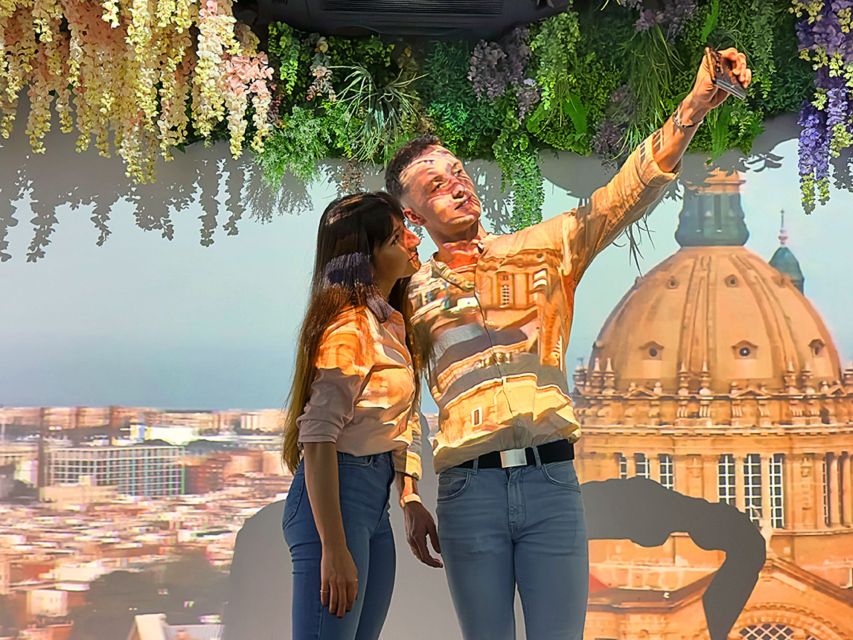 Barcelona: Big Fun Museum Ticket - Mirror Games in Alice Through the Looking Glass
