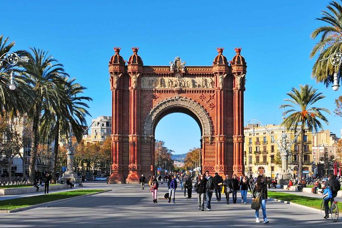 Barcelona Bike Highlights & Sagrada Familia Small Group Tour - Timing, Tickets, and How to Avoid the Common Day-Off Problems