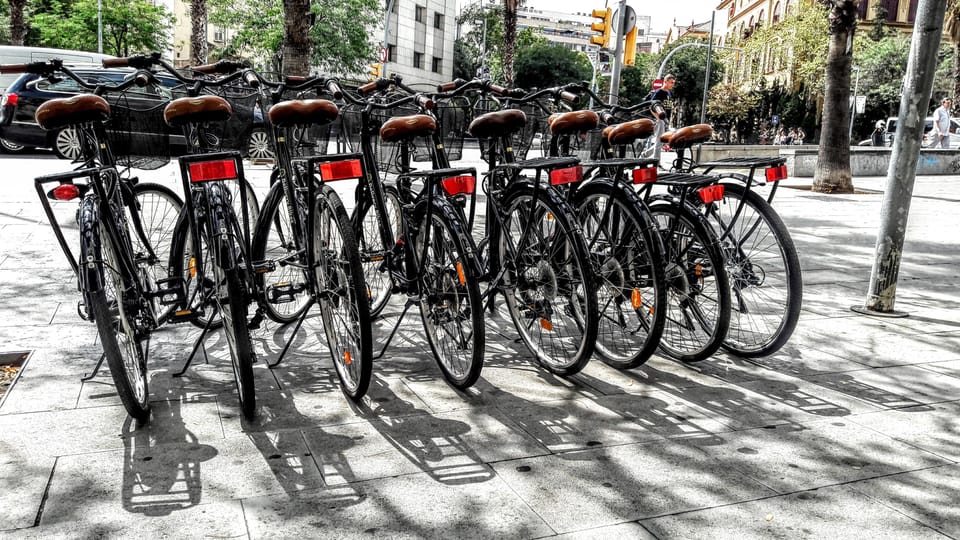 Barcelona: Bike Rental with Delivery and Pickup - Your 1-day route: a practical loop that mixes landmarks and breathing room