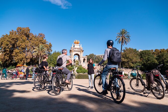 Barcelona Bike tour, Gaudí houses or beach bike or eBike tour - Ride route breakdown: Barri Gòtic and El Born (the “old Barcelona” contrast)