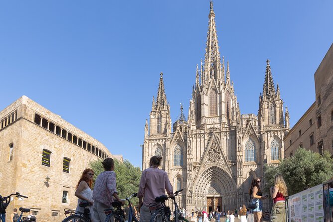 Barcelona Bike Tour: Your First Time Highlights with Locals - Meeting at Plaça Reial: Getting Oriented Fast
