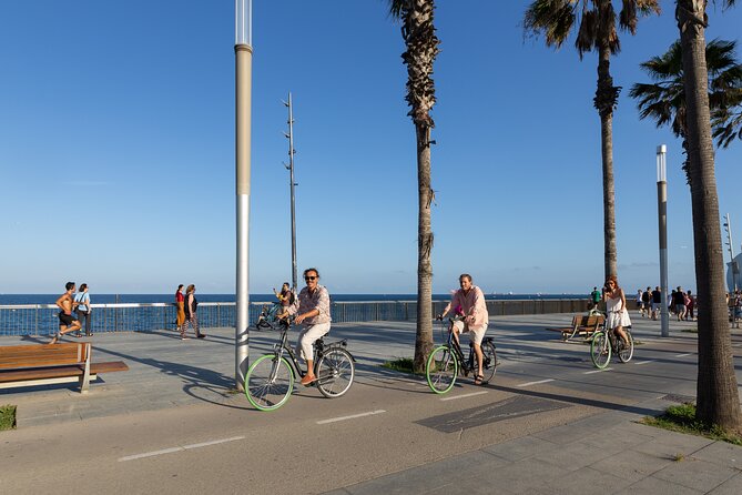 Barcelona Bike Tour: Your First Time Highlights with Locals - Arc de Triomfo: The Exposition Story You’ll Actually Remember