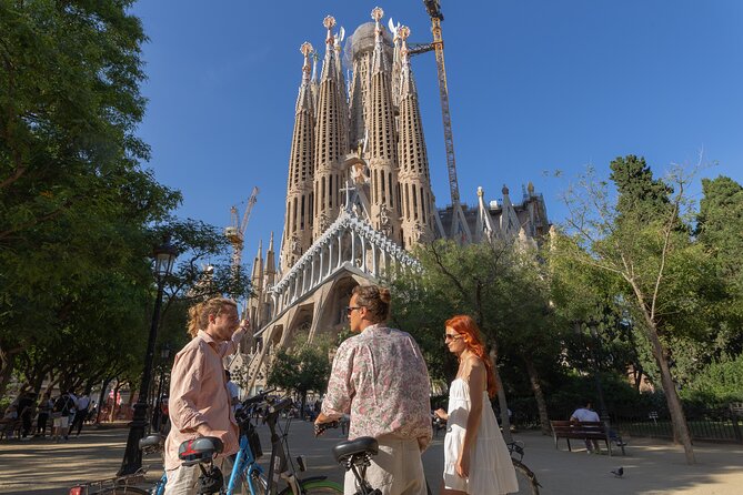 Barcelona Bike Tour: Your First Time Highlights with Locals - How the Bike Setup Works (Including E-Bike and Safety)