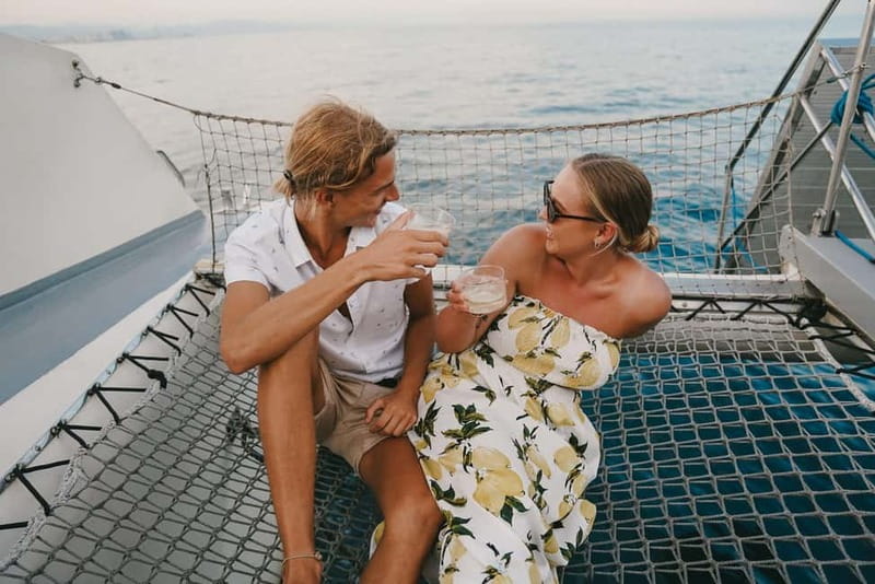 Barcelona: Brunch Boat Party with Drinks and DJ - Brunch bites: what’s included (and what you should know)
