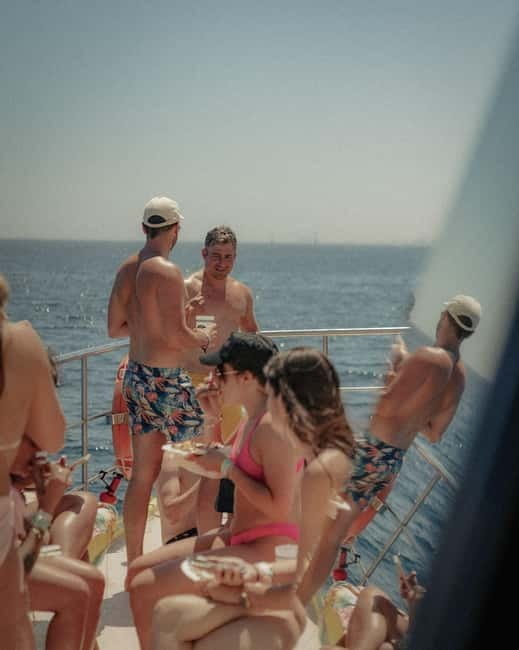 Barcelona: Brunch Boat Party with Drinks and DJ - Who should book this Barcelona brunch boat party