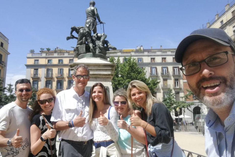 Barcelona Cable Car Sky Views, Magic Fountain & Castle Visit - The Terrace Break, Tapas, and the “Local Rhythm” Moment