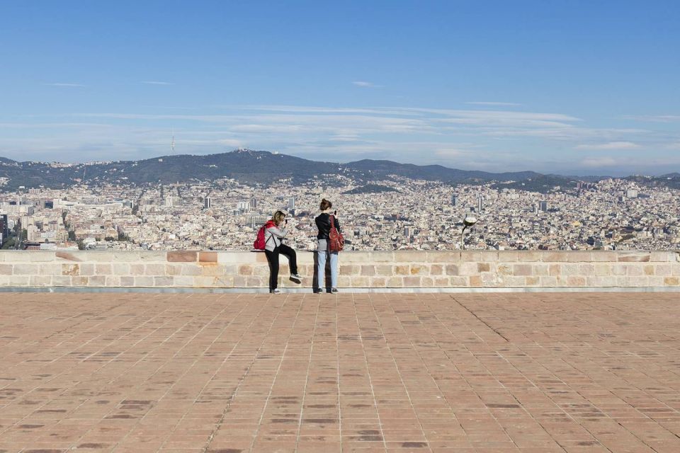 Barcelona Cable Car Sky Views, Magic Fountain & Castle Visit - Magic Fountain at Plaça d’Espanya: When It’s On vs. When It’s Not